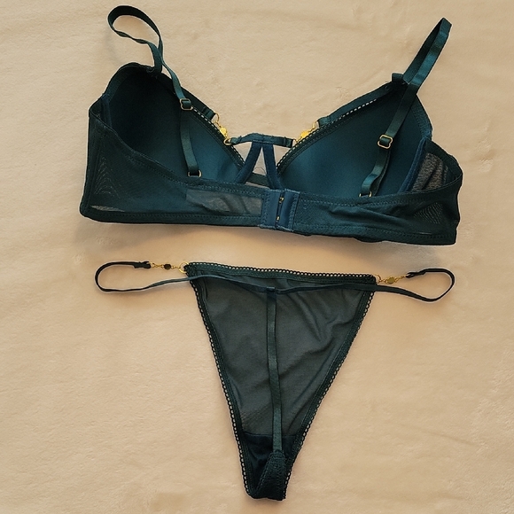 Just Sexy Lingerie Set with Gold Details - Picture 4 of 6